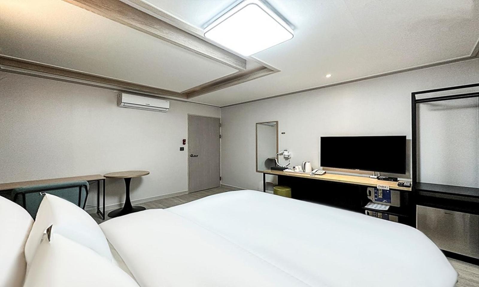 Gumi Time Hotel Bagian luar foto