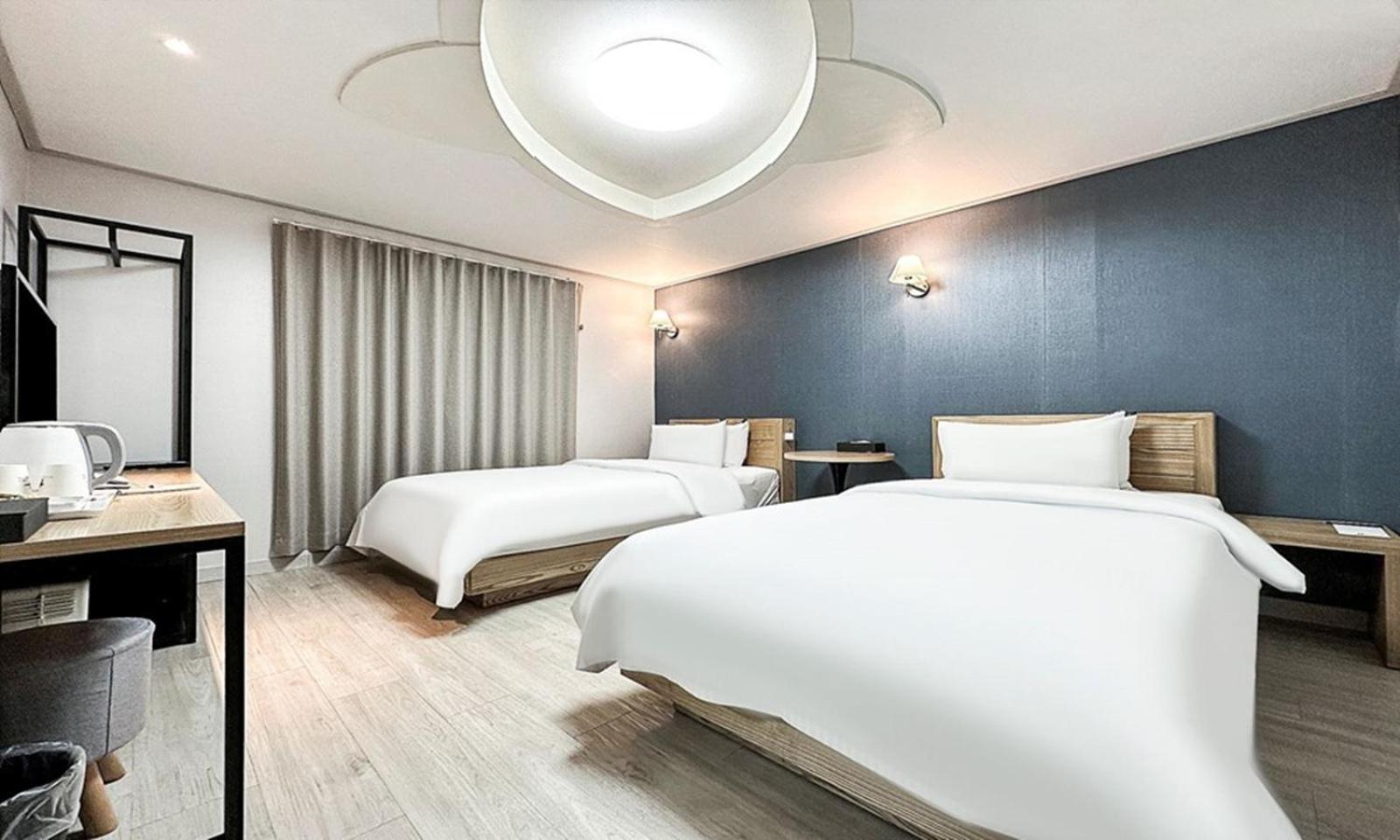 Gumi Time Hotel Bagian luar foto