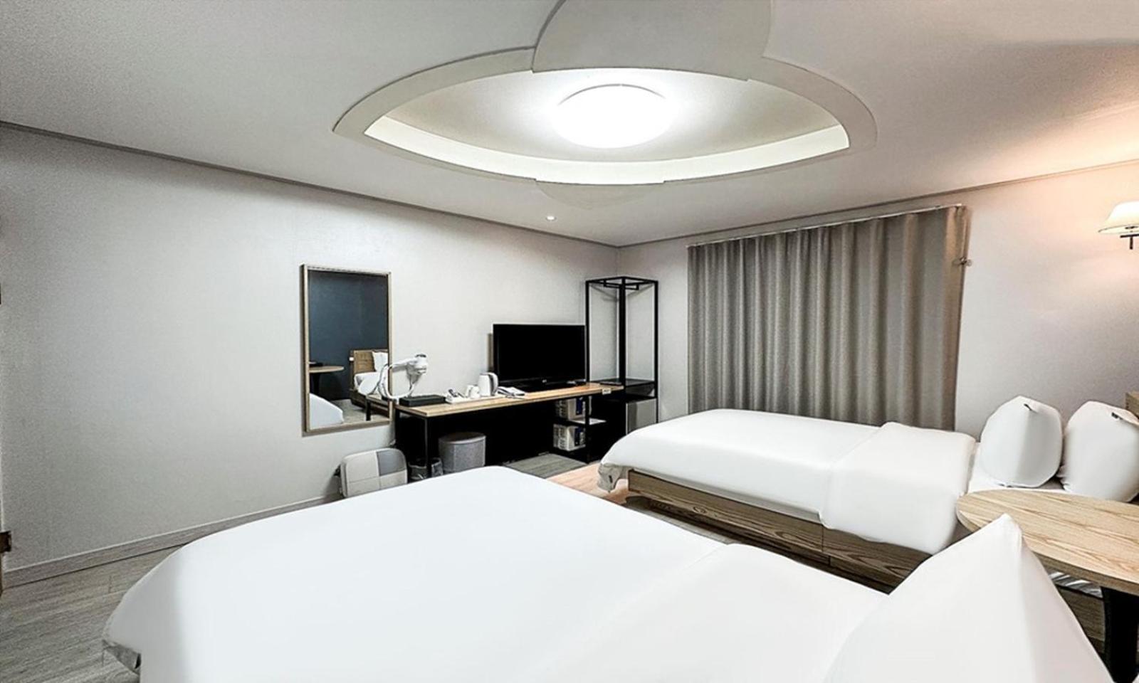Gumi Time Hotel Bagian luar foto