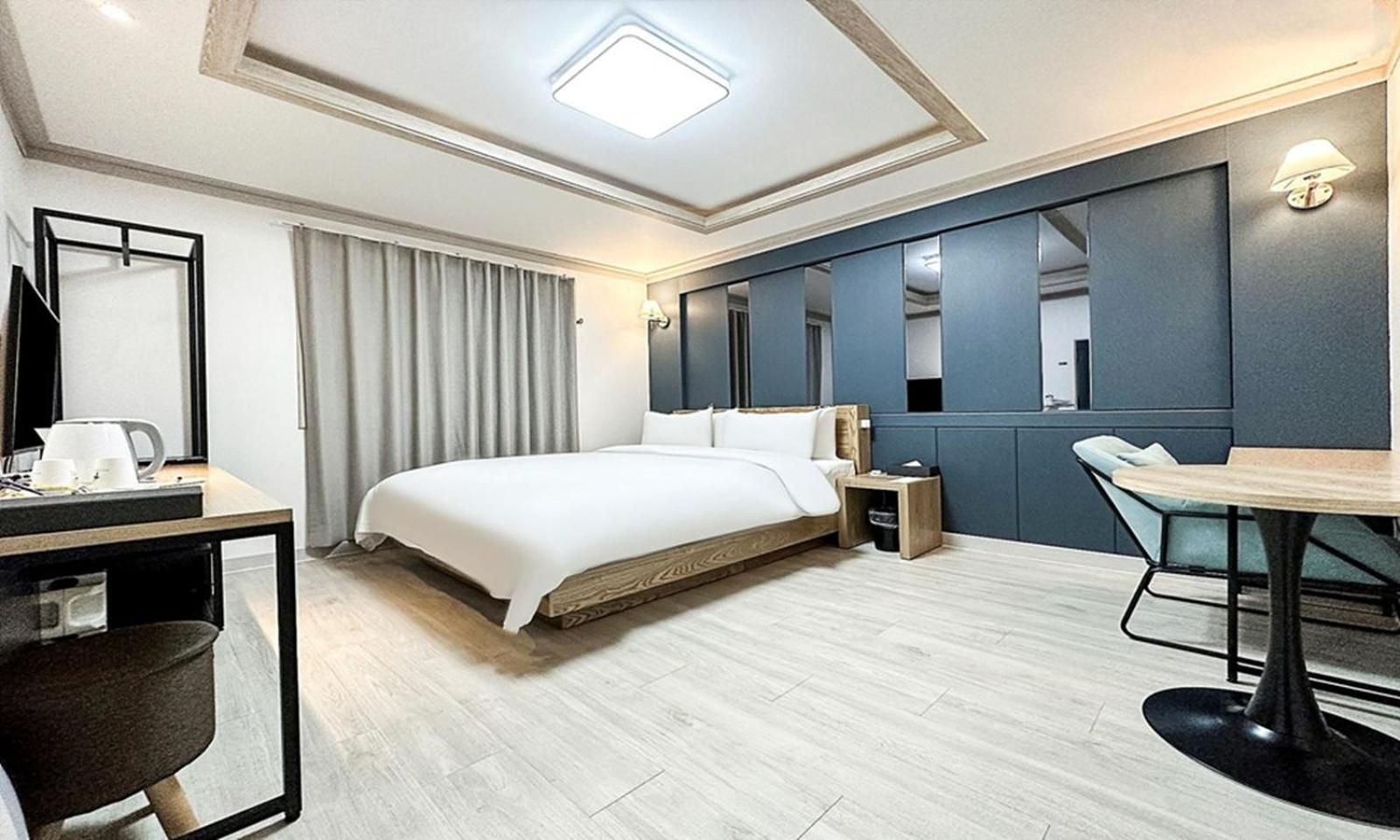 Gumi Time Hotel Bagian luar foto