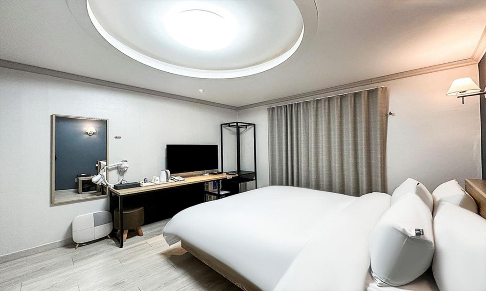 Gumi Time Hotel Bagian luar foto
