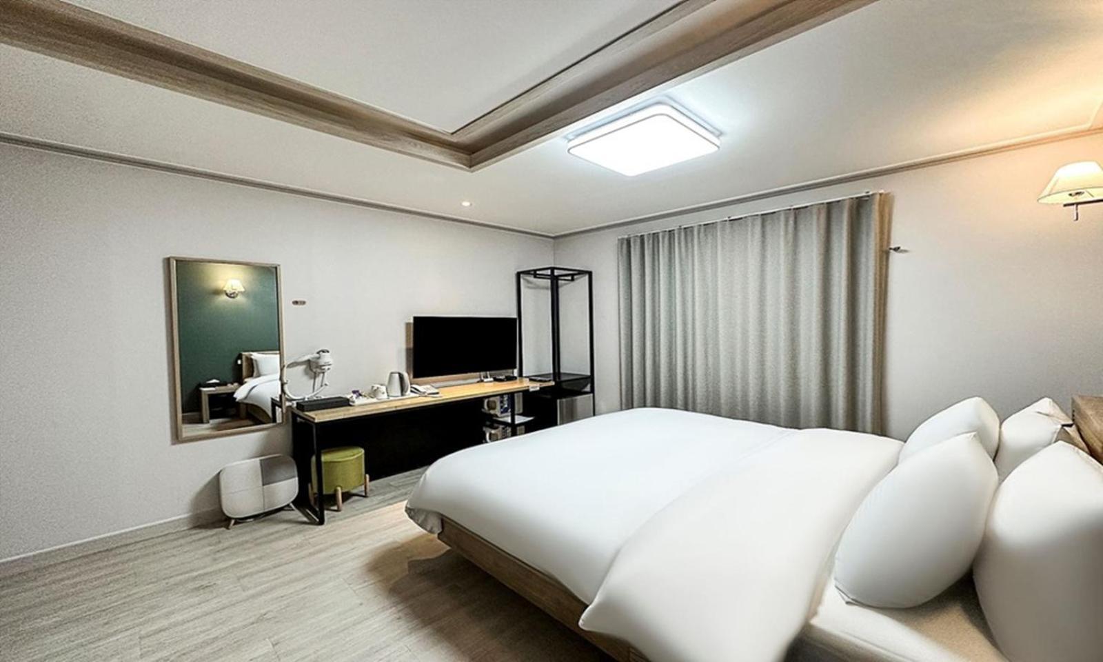 Gumi Time Hotel Bagian luar foto